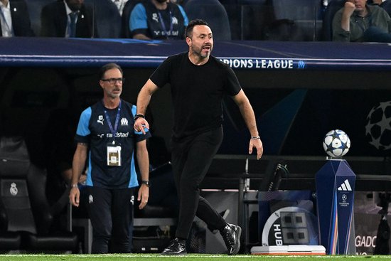 德泽尔比抱怨媒体，斯蒂尔：法媒对我很好，这是教练工作的一部分