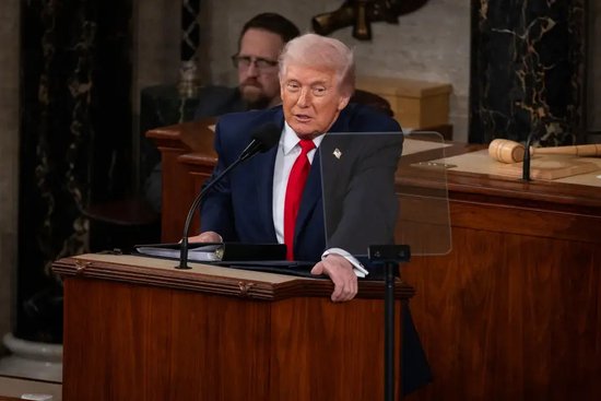 参与抓捕马杜罗行动的美军官亮相，特朗普授予其荣誉勋章