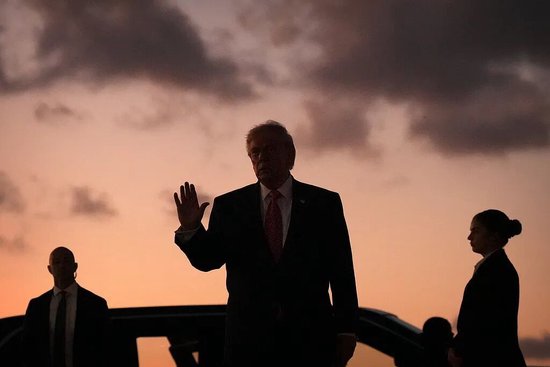 特朗普，“最后一击”