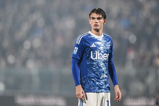 阿斯：皇马今夏可以约1000万欧元回购帕斯，科莫方面在等待决定