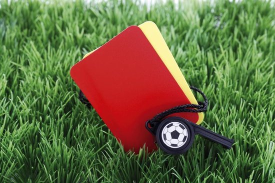 TA：FIFA预计增加一个清零阶段，小组赛和1/4决赛后清空累积黄牌