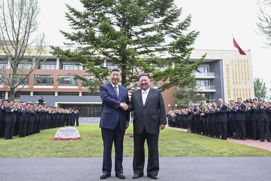 习近平参访朝鲜劳动党中央干部学校