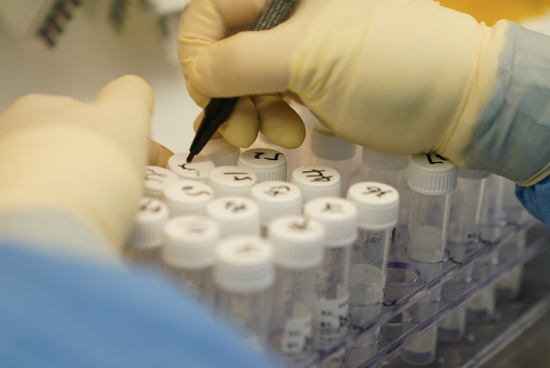 北京日报揭秘“病毒猎手”：面临气溶胶传染风险，做梦都在数数