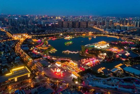 111亿元！1474万人次！