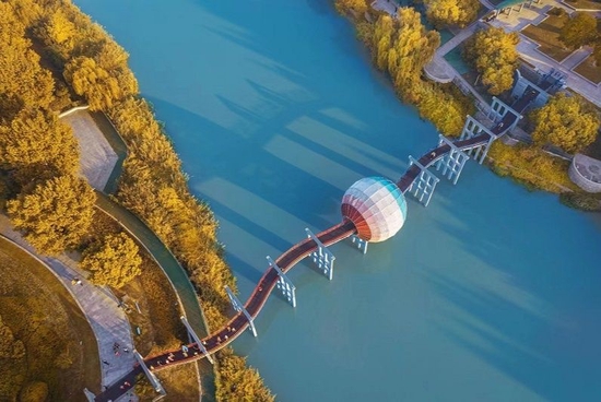 位于淮安境内的中国南北地理分界线标志园（央广网发 陈光晰 摄）