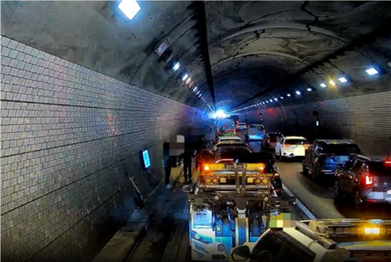 韩媒：韩国一隧道内突发16车连环相撞事故，多人送医