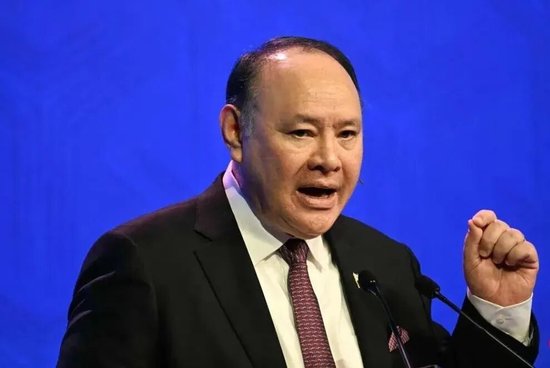 中国制裁菲防长，措辞罕见严厉