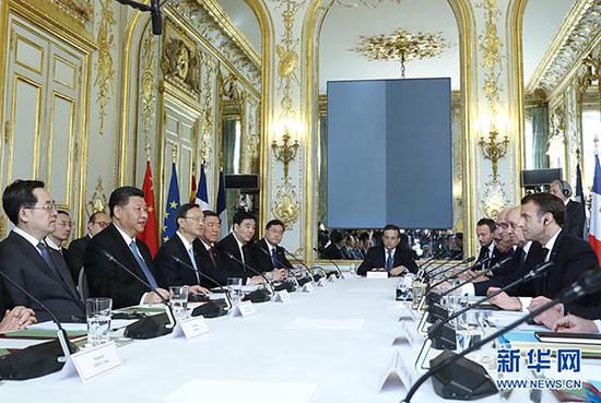 3月25日，国家主席习近平在巴黎爱丽舍宫同法国总统马克龙会谈。 新华社记者 鞠鹏 摄