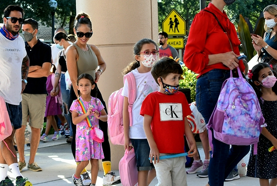 美国人口增长率_美国人口增长率创历史新低2021年仅达0.1%(2)