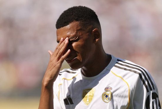 国王杯早早出局！姆巴佩来皇马后拿2冠丢7冠，本赛季还剩2冠可争