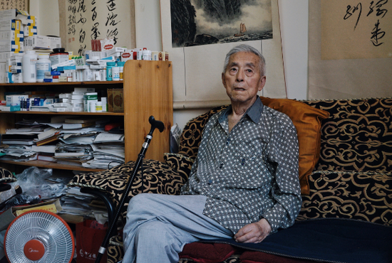 2019年5月14日，云南昆明，97岁的反腐“愚公”杨维骏接受新京报记者采访。新京报记者 郑新洽 摄