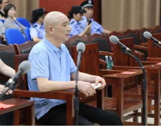 "黑老大"14年半刑期只坐牢不到7年 一出狱就暴
