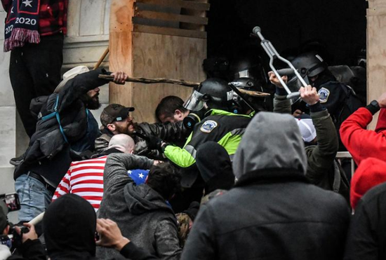 外媒美检察官怀疑冲击国会的那些暴徒打算抓获并暗杀美官员