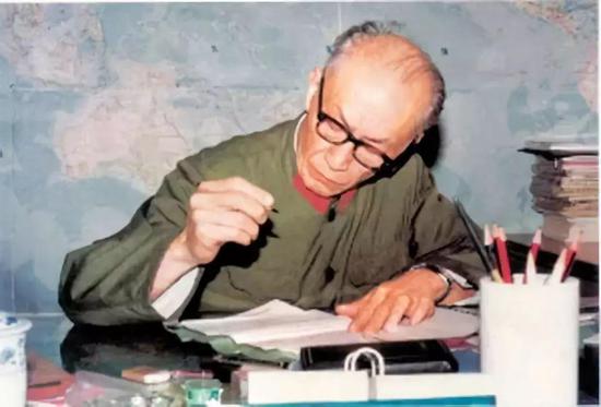 "卡脖子" 中国人靠啥造出了原子弹|两弹一星|原子弹|朱明远_新浪新闻