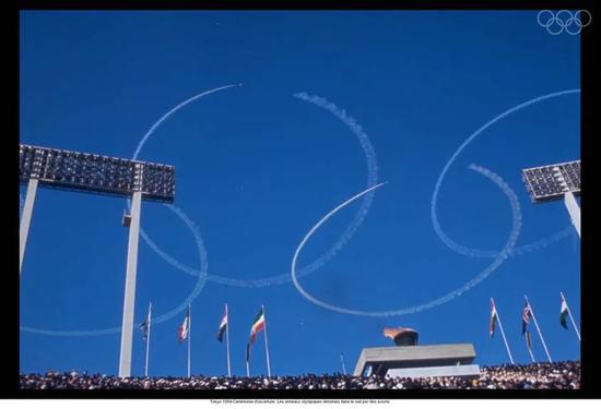 图为1964年东京奥运会开幕式