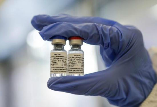 俄罗斯上周宣布注册全球第一款新冠疫苗“卫星-V”。