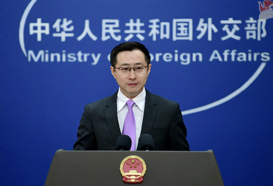 普京对中印关系表态，称发展俄印关系不会以牺牲中国利益为代价，外交部：中方愿同俄、印就推进三国合作保持沟通