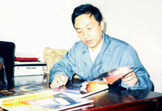 柳传志谈退休：不再参与公司事务 除非极特殊情