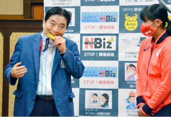 东京奥组委回应日本市长咬金牌：咬过的不能免费换新
