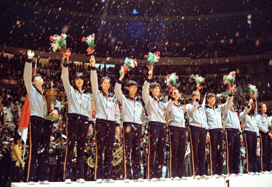 1981年至1986年,中国女排在世界杯,世锦赛,奥运会上蝉联冠军.