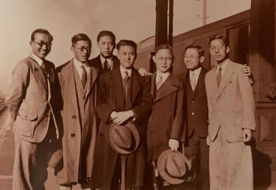 1933年，王淦昌（左二）等中国留学生在德国合影