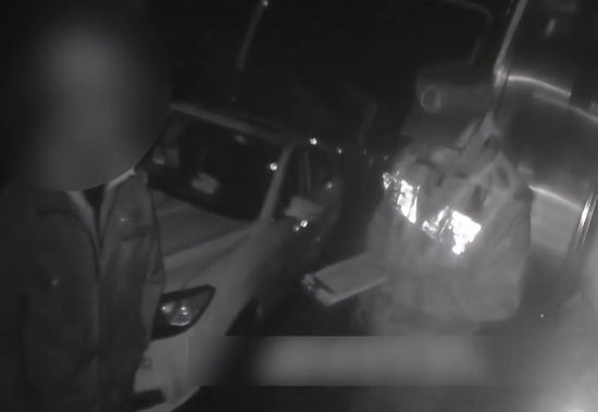 奇葩！上海一车主认为“进服务区”就是“出高速”，大闹收费站