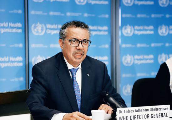  2020年2月17日，世界卫生组织总干事谭德塞在世卫组织有关新冠肺炎的例行记者会上说，中国疾病预防控制中心最新发布的有关新冠肺炎的流行病学报告，为世卫组织向各国提出防控疫情的合理建议提供了帮助。 新华社记者 陈俊侠/摄