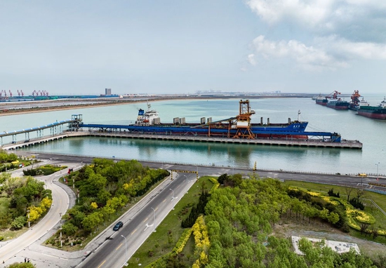  这是4月28日拍摄的国能黄骅港四期码头。刘建玲 摄