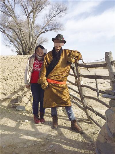 马金瑜和扎西此前的结婚照 青海日报 图