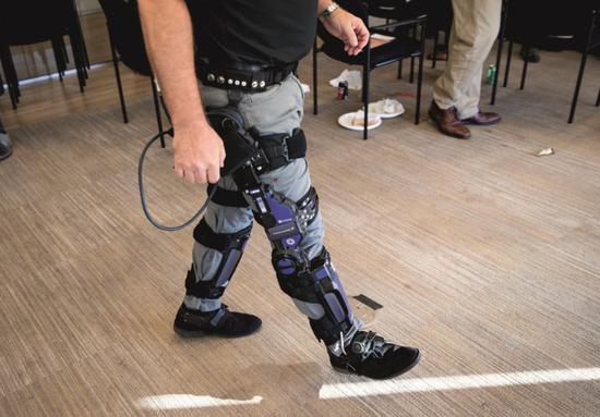 2018年11月29日,美国华盛顿,洛克希德·马丁公司展示一款onyx外骨骼.