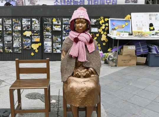 位于韩国的“慰安妇”像（图源：共同社）