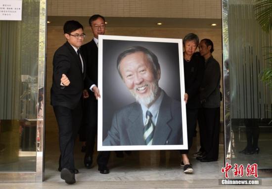 诺贝尔奖得主高锟举殡 香港送别“光纤之父”(图)_手机新浪网