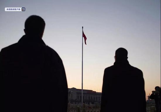 见公安部长后 港警“一哥”第二天来天安门看升