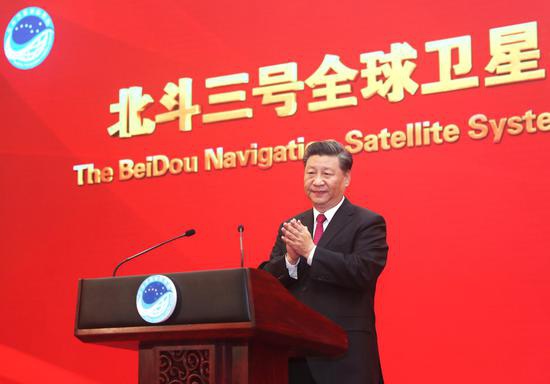 7月31日上午，北斗三号全球卫星导航系统建成暨开通仪式在北京举行。习近平总书记出席仪式，宣布北斗三号全球卫星导航系统正式开通。