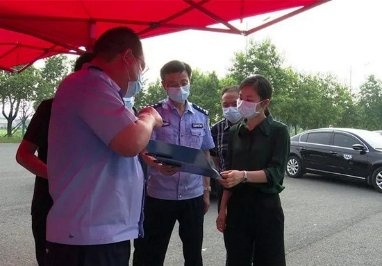 徐桢在岳常高速安乡出口监测点检查登记台账（来源：安乡县政府官网）