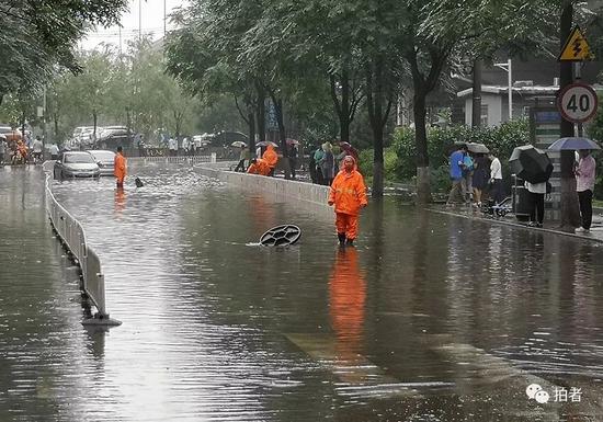 北京暴雨图片:北京暴雨“阵势”有多大?看看这些照片就能感受到