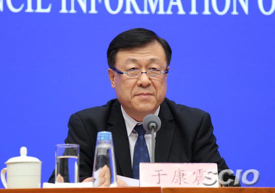 国新办新闻发布会 农业农村部副部长于康震(张馨 摄)