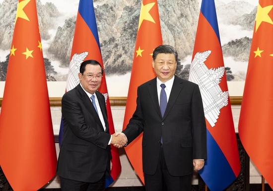  2月10日，国家主席习近平在北京钓鱼台国宾馆会见柬埔寨首相洪森。新华社记者 黄敬文 摄