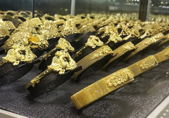 丈夫每月发工资就神秘失联，妻子偷偷尾随，真相让人泪目v3.7.4 官方安卓版