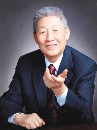 风云二号气象卫星工程总设计师孙家栋 新华社发
