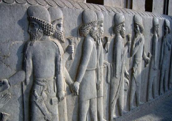 伊朗对美基地发射导弹 美会轰炸伊朗这些目标吗