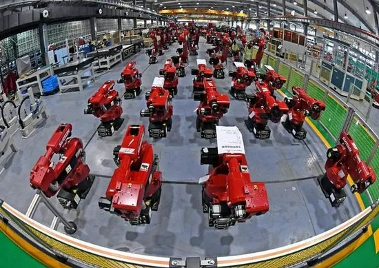 沈阳新松机器人自动化股份有限公司工业机器人生产车间。新华社记者 杨青 摄