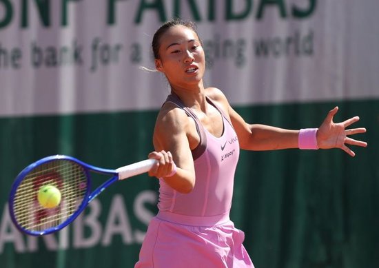 开启草地赛季，郑钦文进入WTA500伦敦站正赛