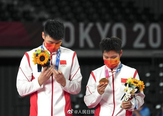 王懿律
、黄东萍