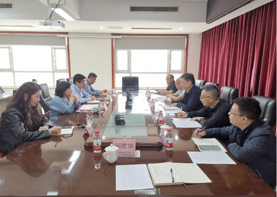 信阳市商务局考察团与与淄博市商务局座谈