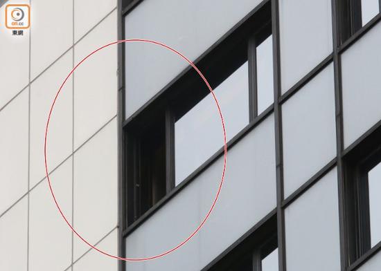 下坠玻璃窗的具体位置（图源：香港“东网”）