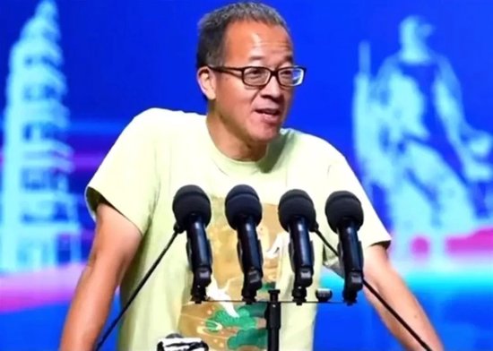 钟汉良朱珠新剧扑街，52岁霸总妆造翻车，网友：姨味太冲了