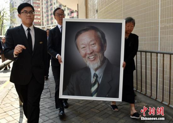 诺贝尔奖得主高锟举殡 香港送别“光纤之父”(图)_手机新浪网