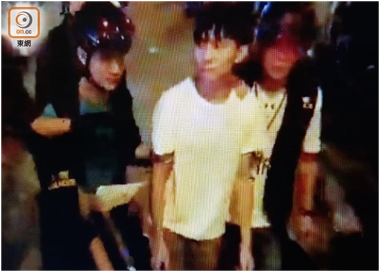 香港浸会大学弟子会会长方仲贤被警方拘捕。图源:“东网”