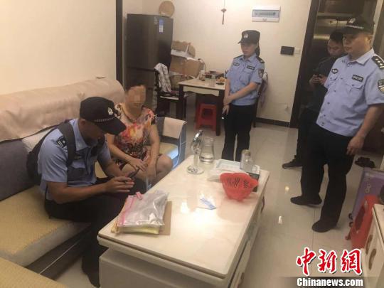  警方查获涉传人员 黄振霖 摄